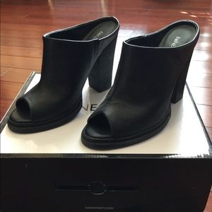 Nine West Black Leather Chunky Mules